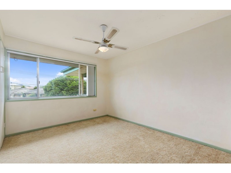 10 EPSOM STREET, Macgregor QLD 4109