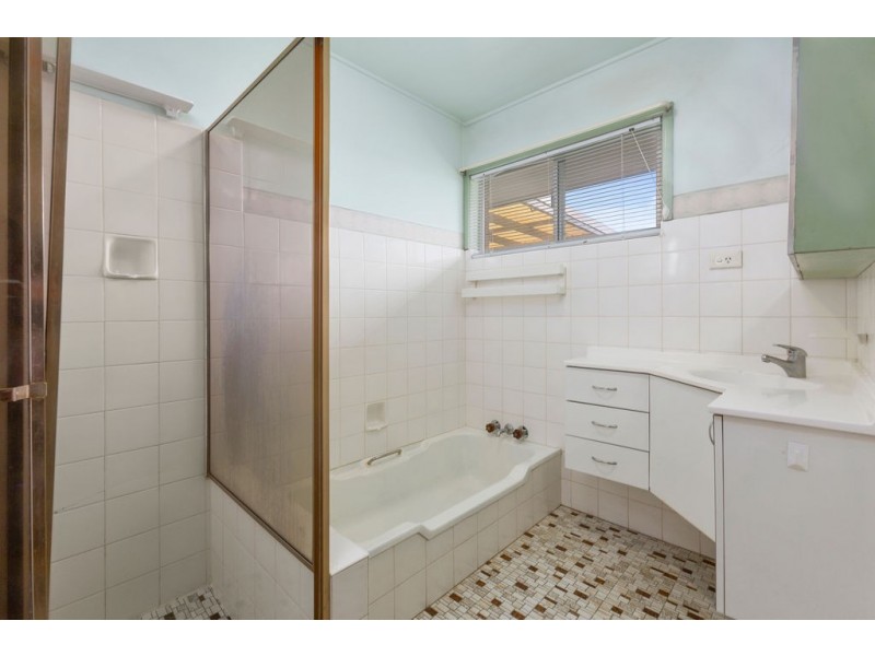 10 EPSOM STREET, Macgregor QLD 4109