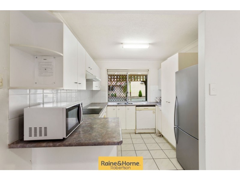 10/9 LAWRENCE CLOSE, Robertson QLD 4109