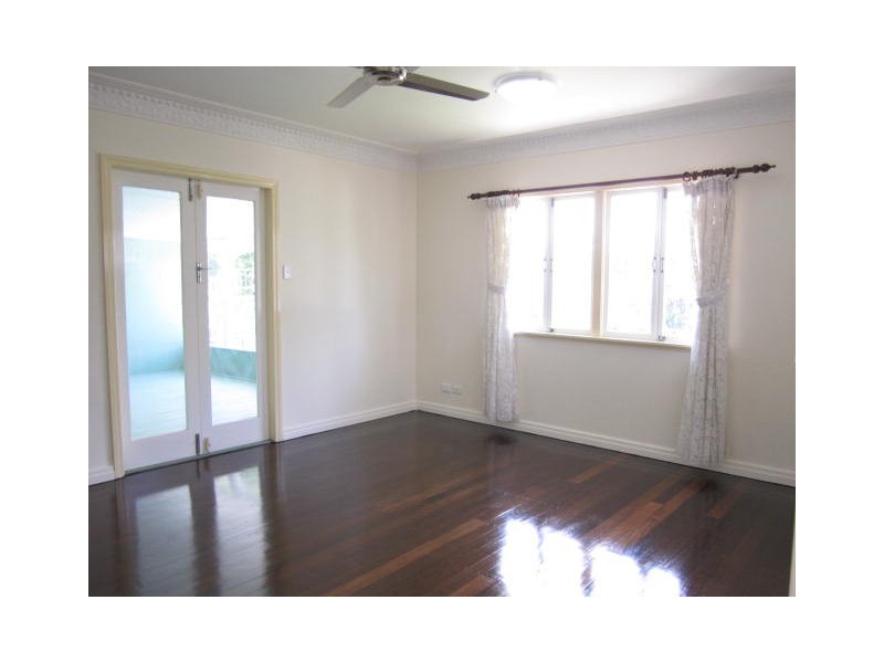 10 Jubilee Street, Greenslopes QLD 4120