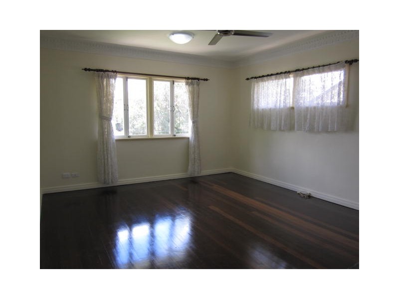 10 Jubilee Street, Greenslopes QLD 4120