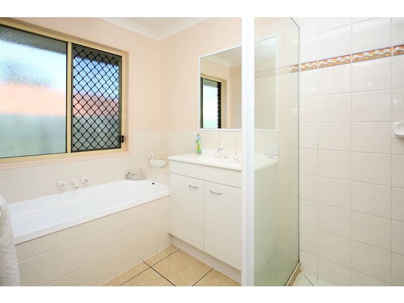 7 Wavecrest Place, Calamvale QLD 4116