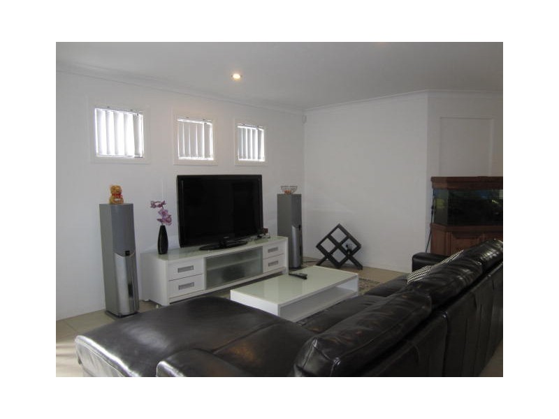 16 Gippsland Place, Calamvale QLD 4116