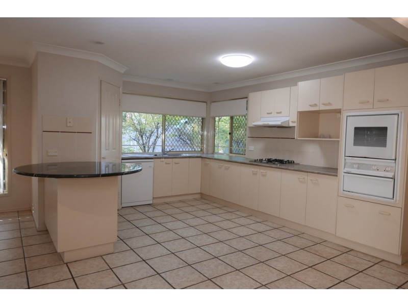 15 Berkley Place, Carindale QLD 4152