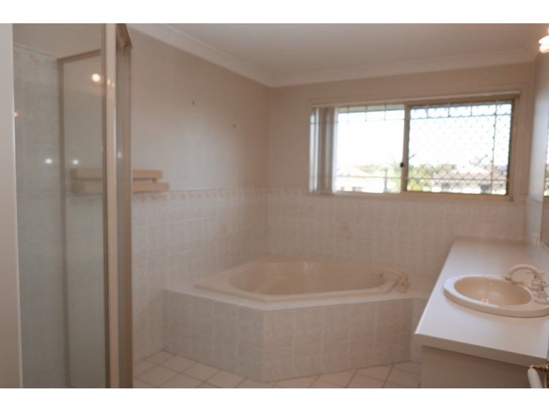 15 Berkley Place, Carindale QLD 4152