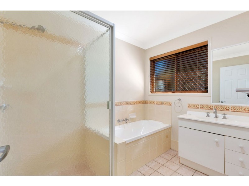 28 Highridge Rd, Springfield QLD 4300