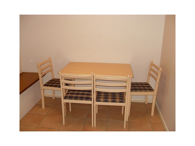 Unit B, 28 Gonzales Street, Macgregor QLD 4109