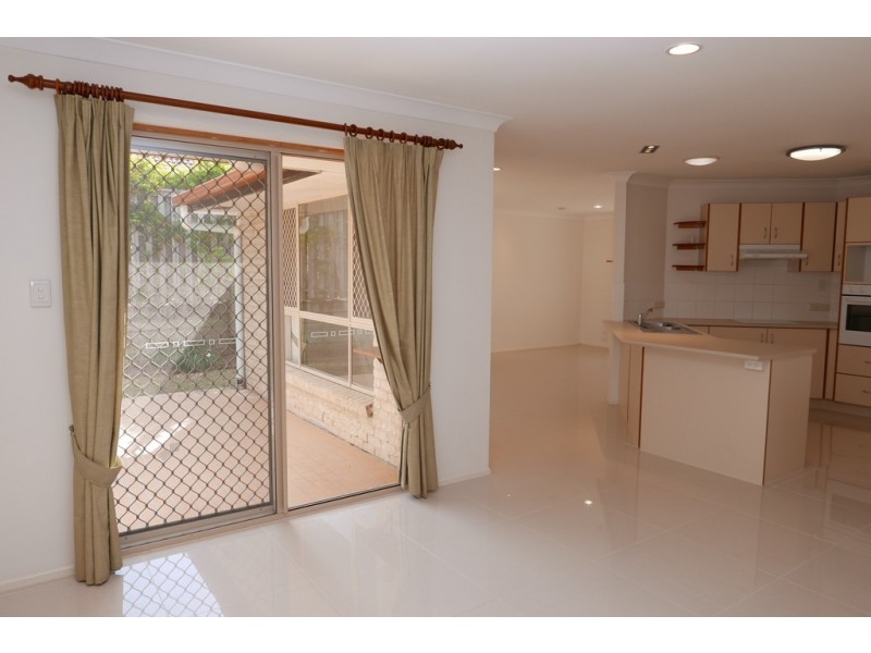 12 Livingstone Place, Kuraby QLD 4112