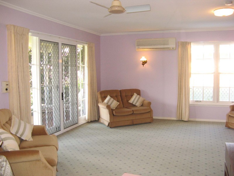 7 Angelina Street, Macgregor QLD 4109