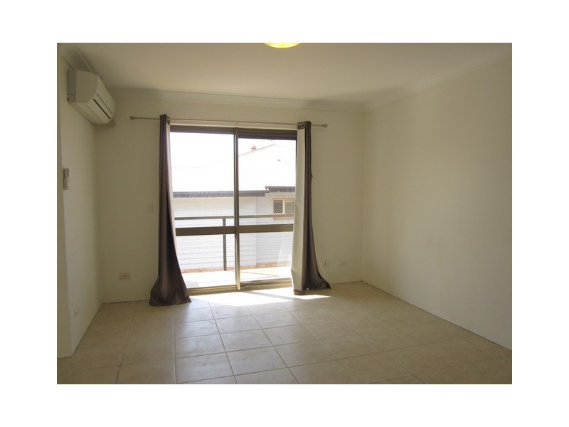 6/10 Dorinda Street, Greenslopes QLD 4120