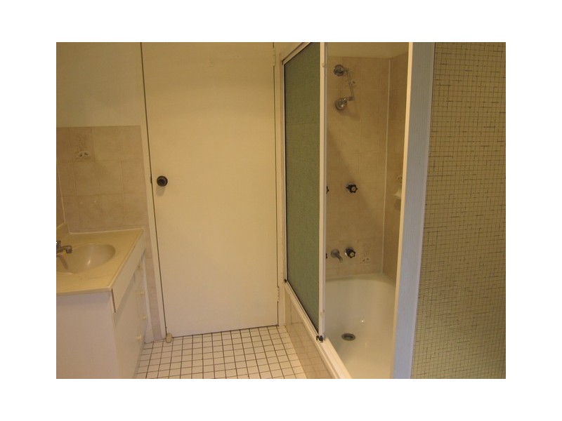 6/10 Dorinda Street, Greenslopes QLD 4120