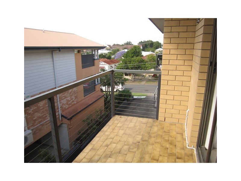 6/10 Dorinda Street, Greenslopes QLD 4120
