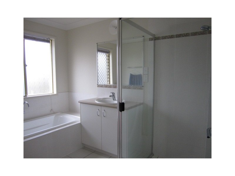 38 Cavallaro Street, Robertson QLD 4109