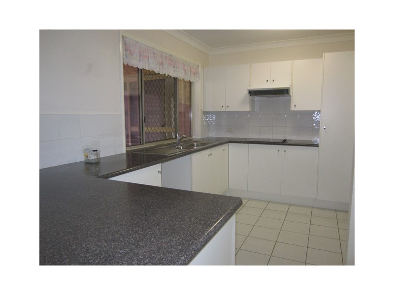 1 Warenda Close, Middle Park QLD 4074