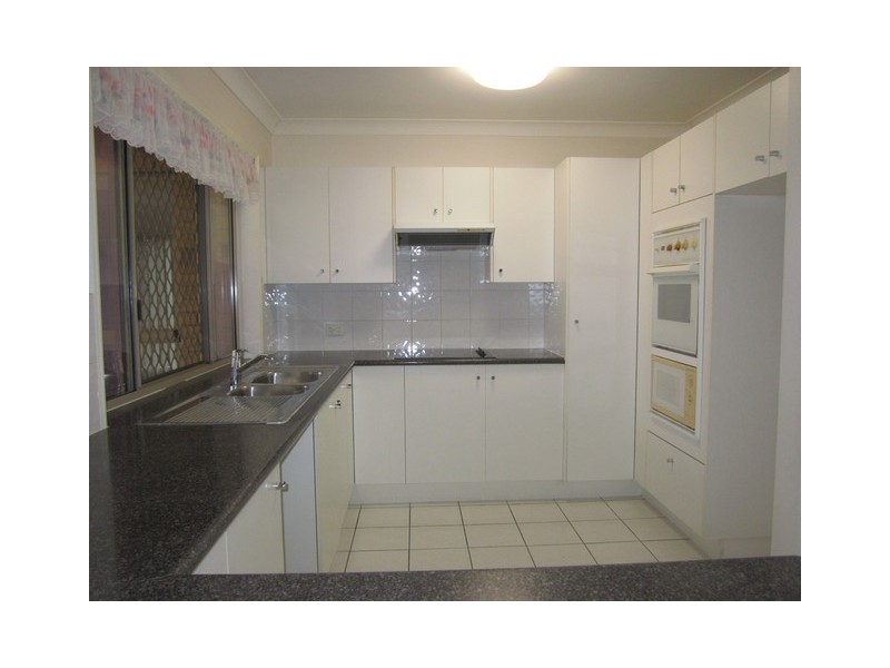 1 Warenda Close, Middle Park QLD 4074