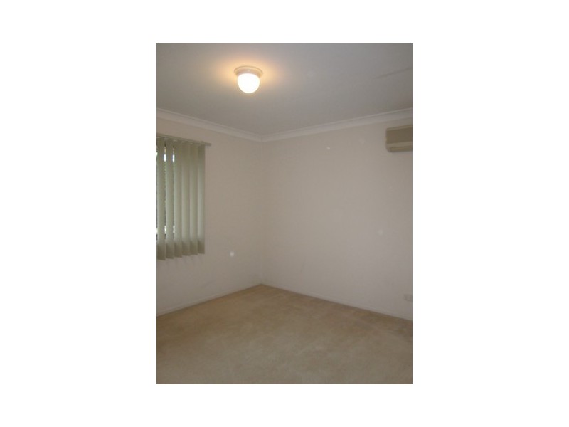 1 Warenda Close, Middle Park QLD 4074