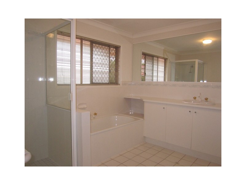 1 Warenda Close, Middle Park QLD 4074