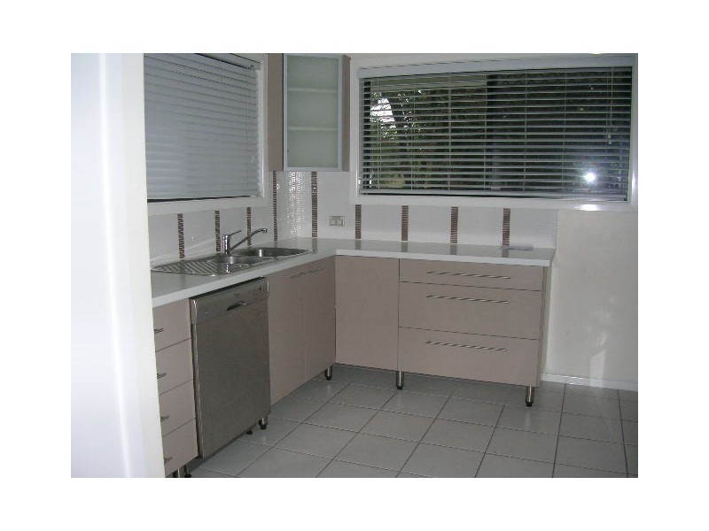 5 Mintern Street, Macgregor QLD 4109