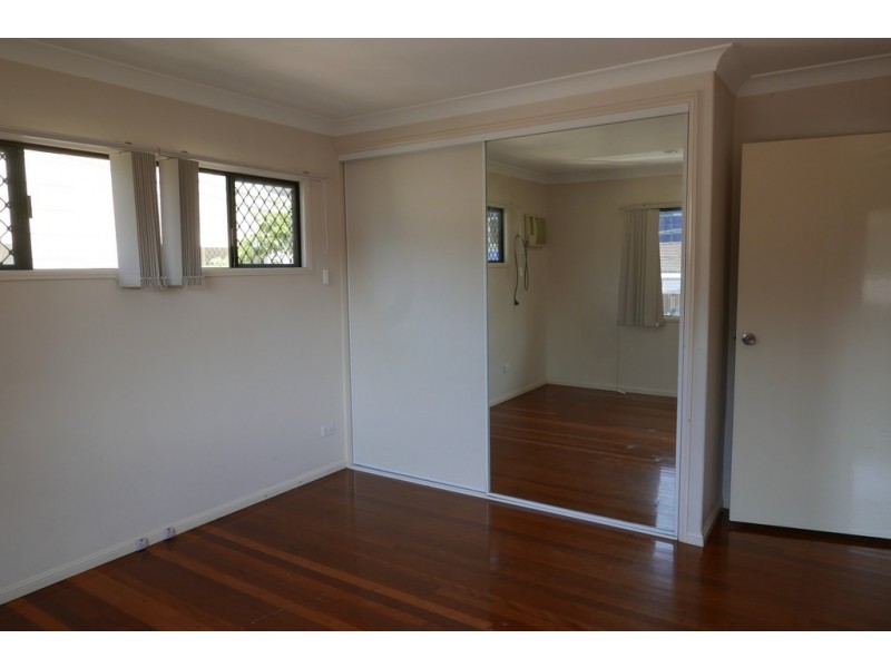 12 Grout Street, Macgregor QLD 4109