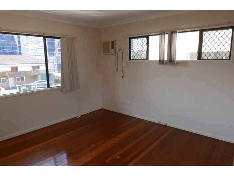 12 Grout Street, Macgregor QLD 4109