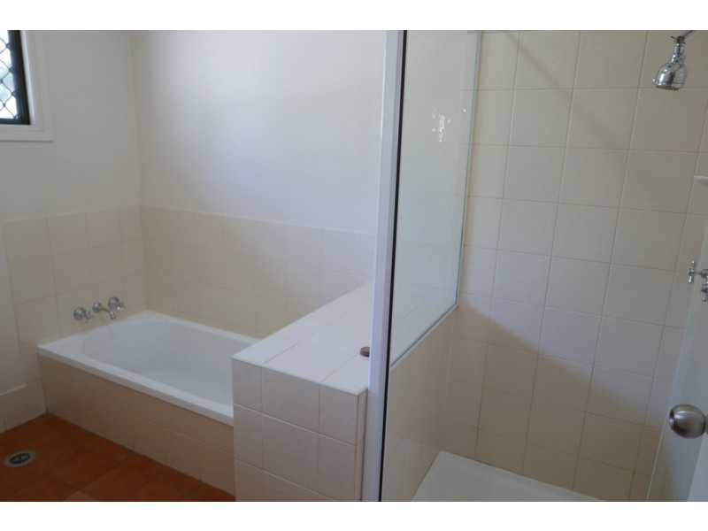 12 Grout Street, Macgregor QLD 4109