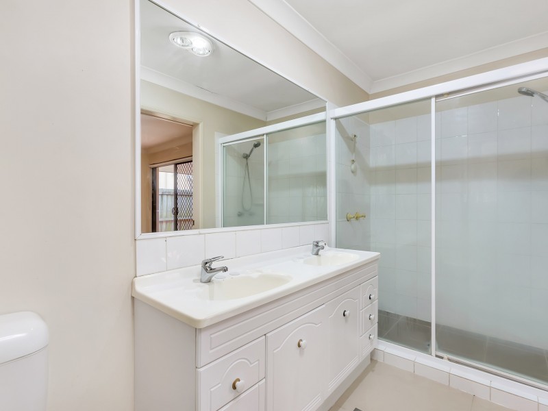 2/12 ANGEL STREET, Eight Mile Plains QLD 4113