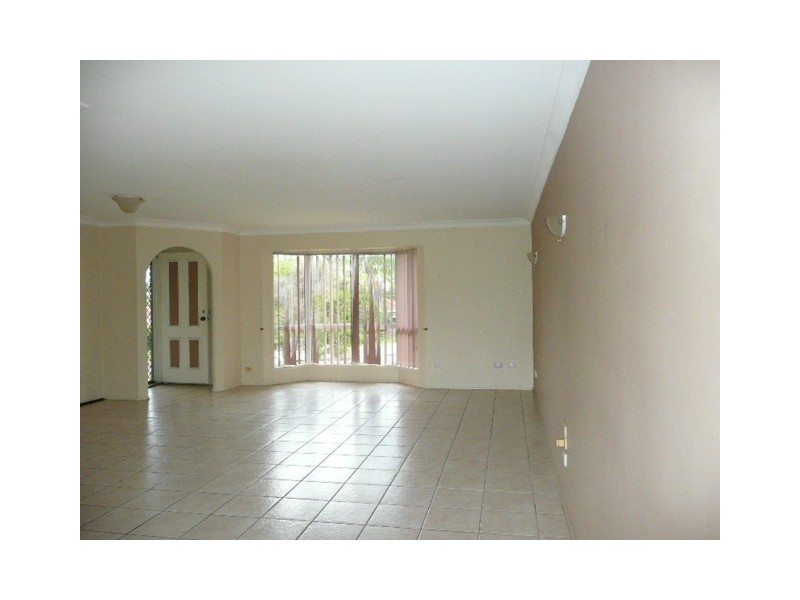 4 Curzon Street, Browns Plains QLD 4118