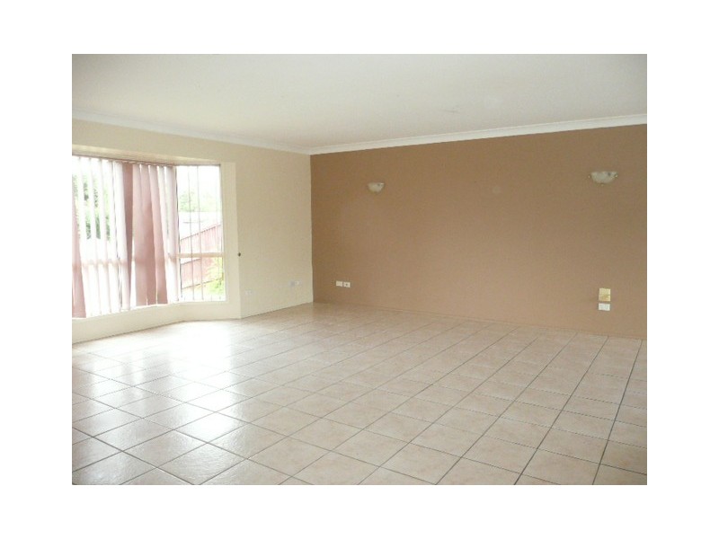 4 Curzon Street, Browns Plains QLD 4118