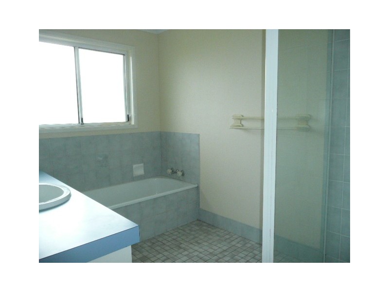 4 Curzon Street, Browns Plains QLD 4118