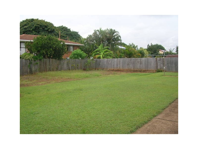 10 Angophora Street, Robertson QLD 4109