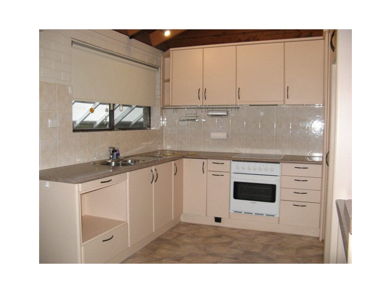 27 Warrington Street, Robertson QLD 4109