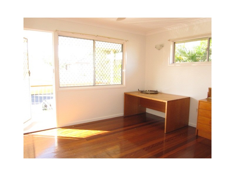 4 Marla Street, Robertson QLD 4109