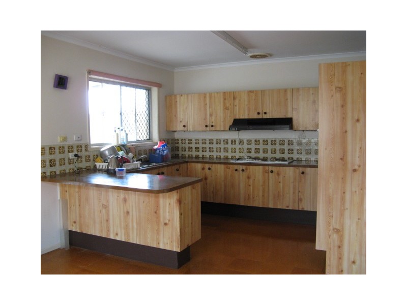 19 Warrington Street, Robertson QLD 4109