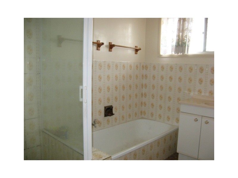 19 Warrington Street, Robertson QLD 4109