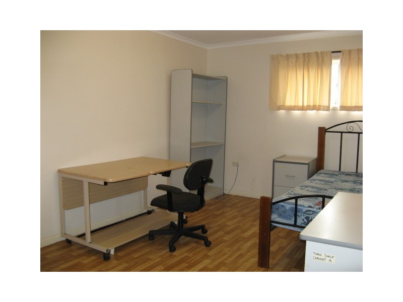 19 Warrington Street, Robertson QLD 4109