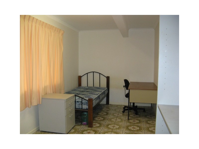 19 Warrington Street, Robertson QLD 4109