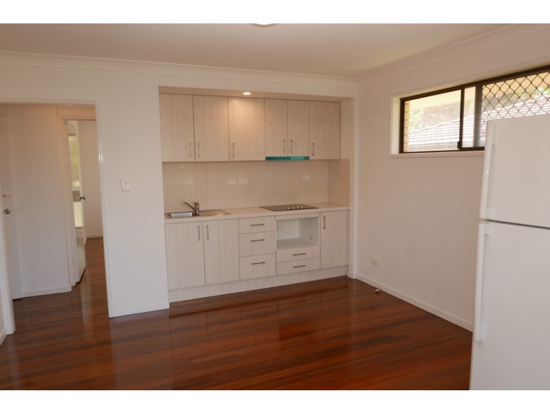 8 Cornell Street, Robertson QLD 4109