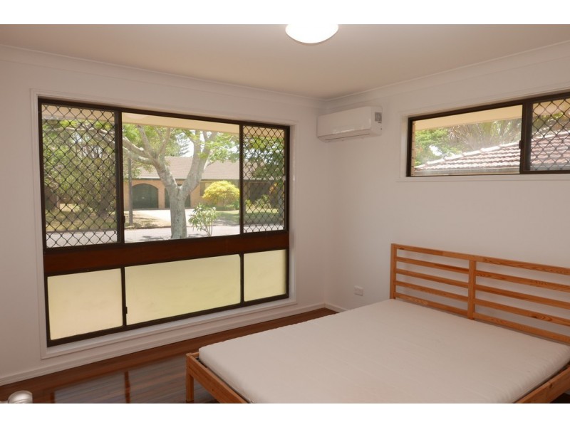8 Cornell Street, Robertson QLD 4109