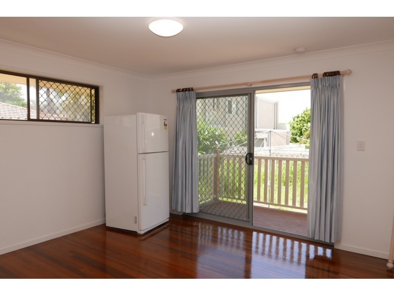 8 Cornell Street, Robertson QLD 4109