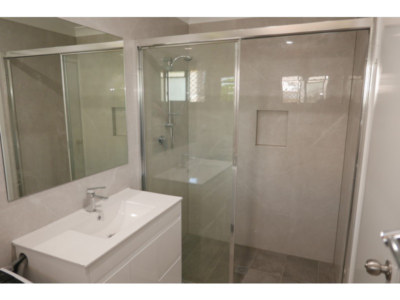 8 Cornell Street, Robertson QLD 4109