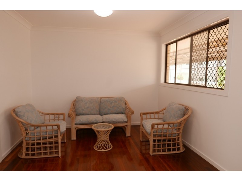 8 Cornell Street, Robertson QLD 4109