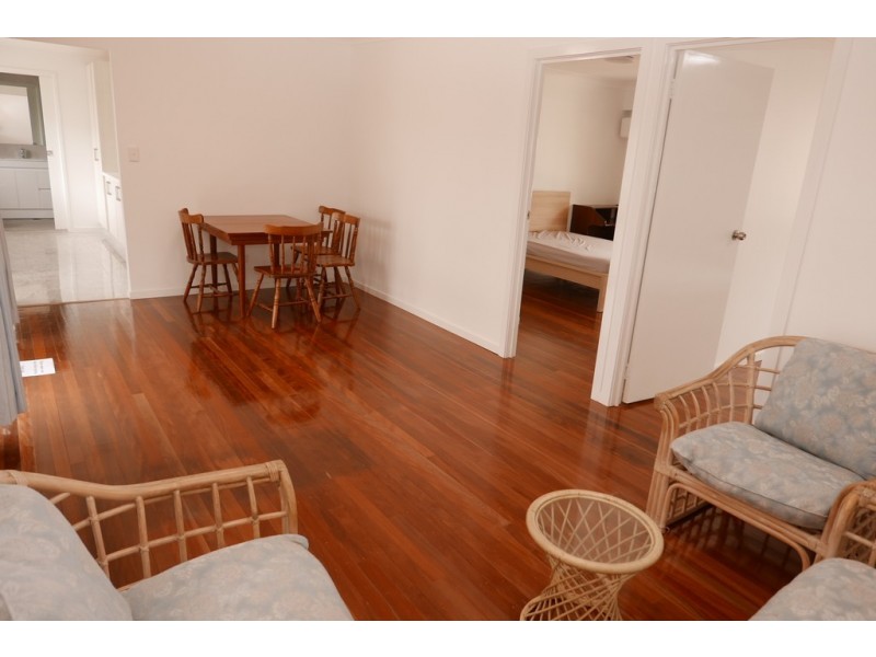 8 Cornell Street, Robertson QLD 4109