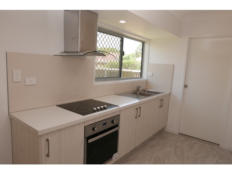 8 Cornell Street, Robertson QLD 4109