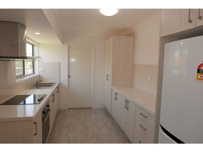 8 Cornell Street, Robertson QLD 4109