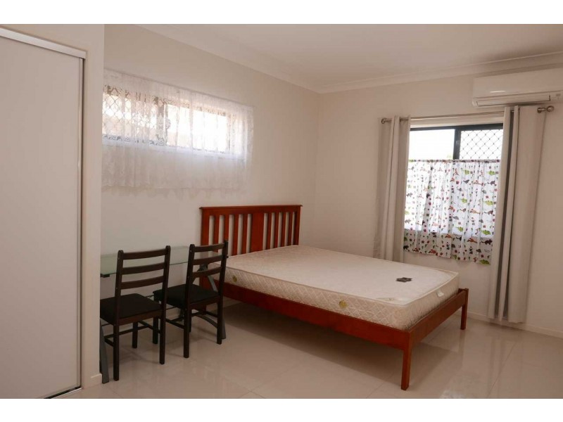 4 Marla Street, Robertson QLD 4109