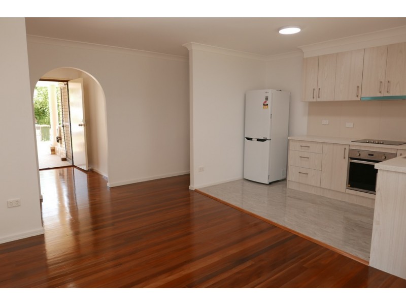 8 Cornell Street, Robertson QLD 4109