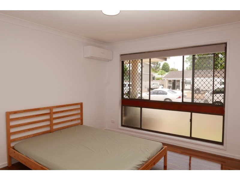 8 Cornell Street, Robertson QLD 4109