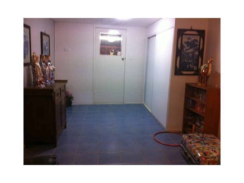 50 Grout Street (Downstairs Only), Macgregor QLD 4109