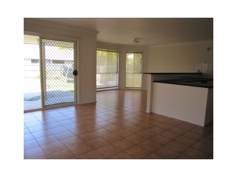 33 Warrigal Road, Runcorn QLD 4113