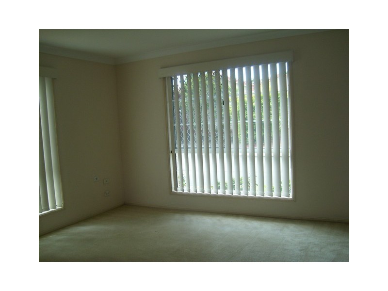 2/10 Vinal Street, Robertson QLD 4109